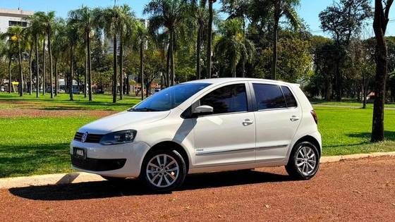 VOLKSWAGEN FOX 1.6 MI 8V FLEX 4P AUTOMATIZADO VOLKSWAGEN FOX 1.6 MI 8V FLEX 4P AUTOMATIZADO